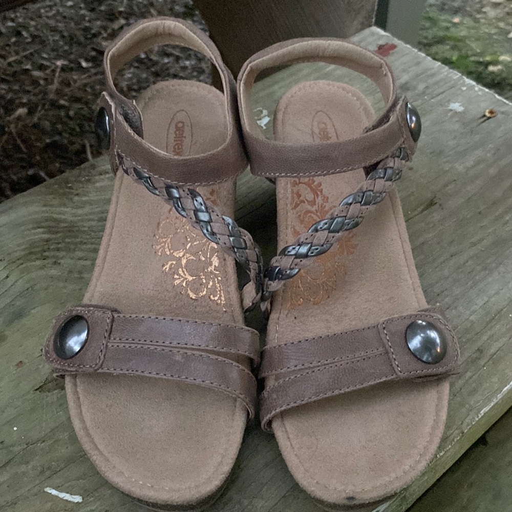 Aetrex Jillian bronze leather sandals Size 7.5